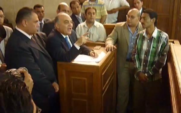 وجدي بشهادته : عناصر خارجية وبدوية فتحت السجون