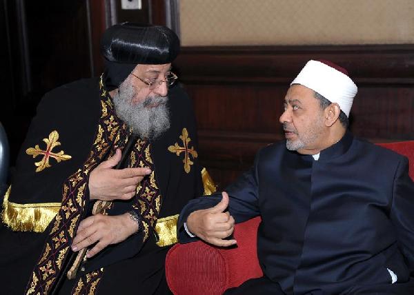 بلاغ يتهم الطيب وتواضروس بإقحام الدين في السياسة