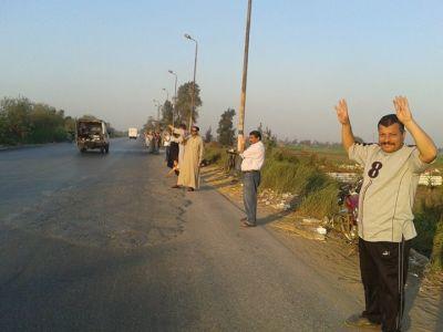 سلاسل بشرية بالشرقية رفضا لتنصيب السيسي رئيسا