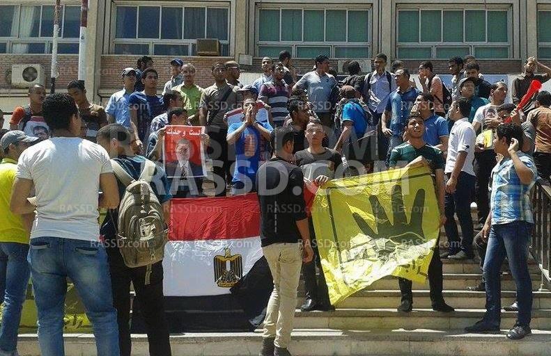 مسيرة بجامعة أسيوط للتنديد بـ”اغتصاب” السيسي للسلطة