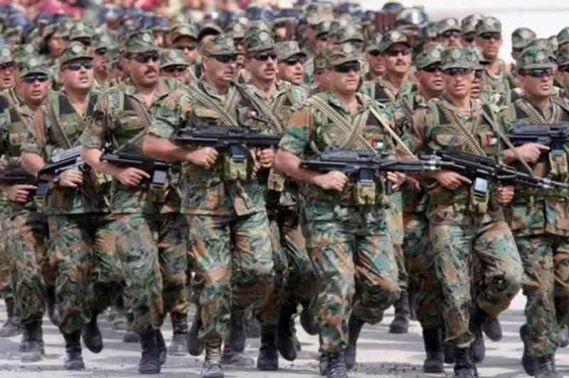 بريطانيا تدرب جنود ليبيين بمعسكراتها