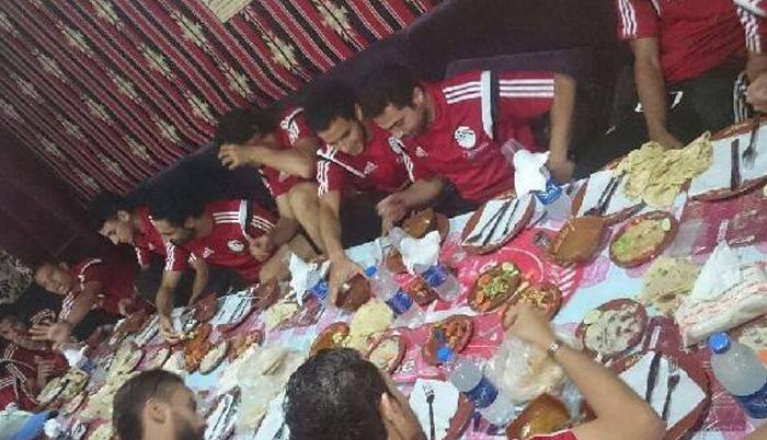 “كوبر” يستعد لتنزانيا بمأدبة عشاء