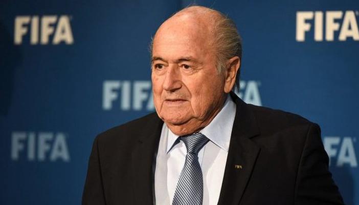 بلاتر يرحل عن “الفيفا” في ديسمبر المقبل