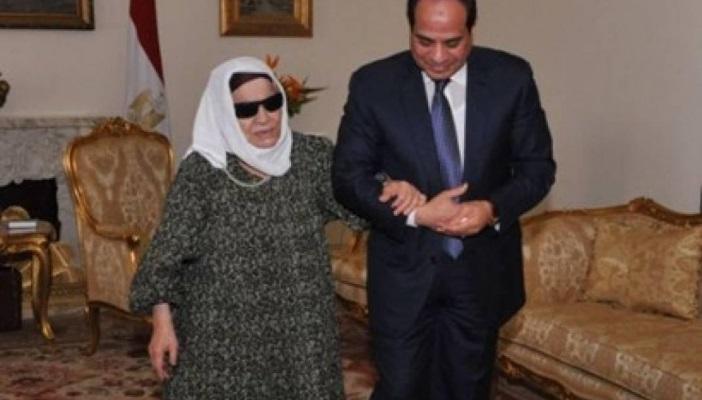 بالفيديو.. نجل الحاجة زينب يكشف حقيقة ظهور والده مع المخلوع مبارك