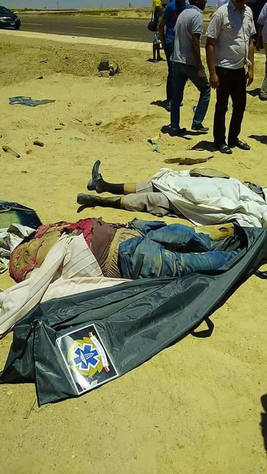 بالصور.. حادث مروع يقتل ويصيب 22 شخصًا بطريق الغردقة