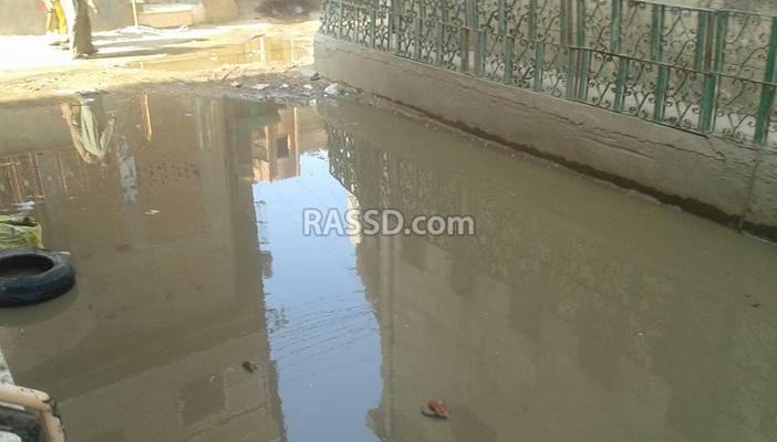 خوفًا من مياه الصرف.. إغلاق باب مسجد تابع للأوقاف بسنورس