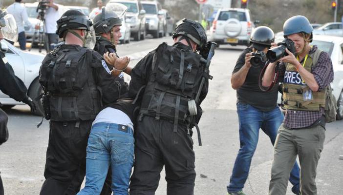 قوات الاحتلال تعتقل 4 شبان فلسطينيين في الضفة