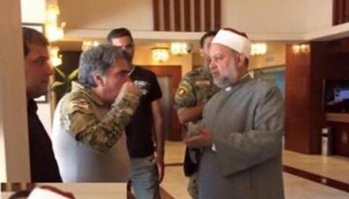 بالصور.. محمود الجندي يشارك مليشيا الحشد الشعب ذكرى مذبحة “سبايكر”