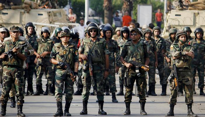 ستراتفور: 5 عقبات تُضعِف الجيش المصري في ظل التغيرات الراهنة