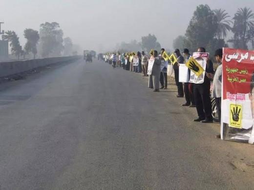 سلاسل بشرية بالشرقية تنديدا بتنصيب السيسى رئيسا