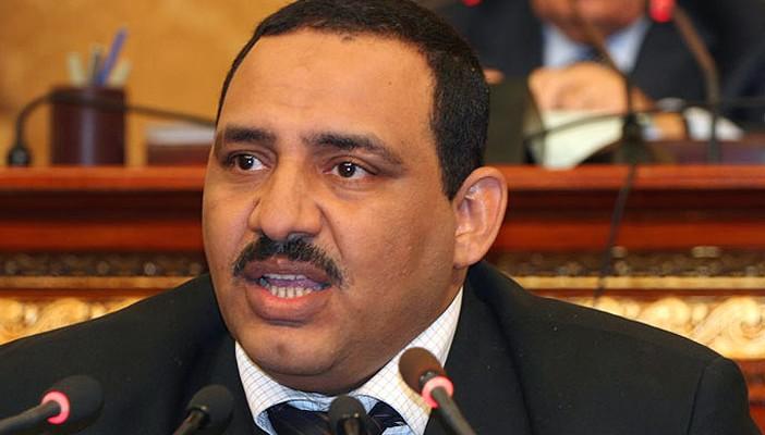 “العمدة”: العسكر جعل حياة المصريين فيلمًا كوميديًا خياليًا