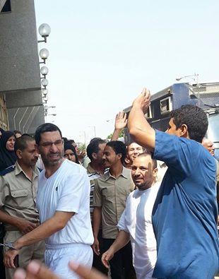 معتقلو “المنصورة” يضربون عن الطعام بعد تهديدهم بالسلاح