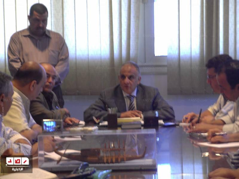 محافظ دمياط : التظاهر مكفول للشارع الدمياطي بشرط السلمية