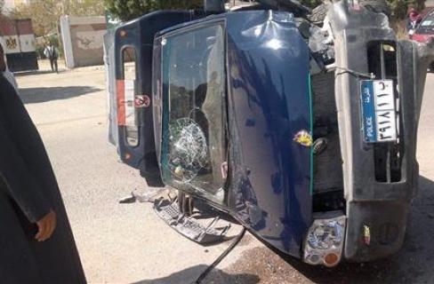 إصابة مساعد مدير أمن مطروح في انقلاب سيارة شرطة