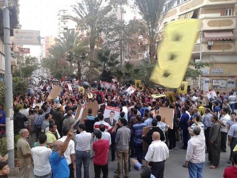 مسيرة بـ”باب الحرس ” بدمياط تضامنا مع فتيات الازهر