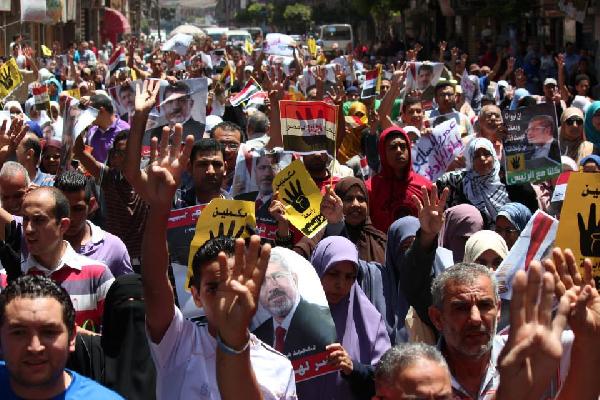 مسيرة بمنطقة الرمل بالإسكندرية تنديدا بحكم العسكر