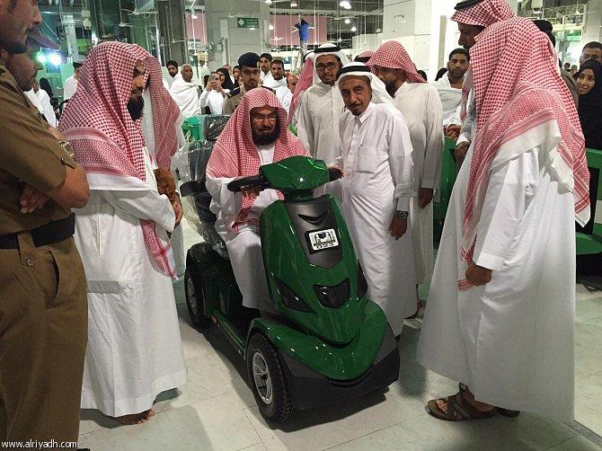 “السديس” يدشن تشغيل خدمات العربات الكهربائية  بالمسجد الحرام