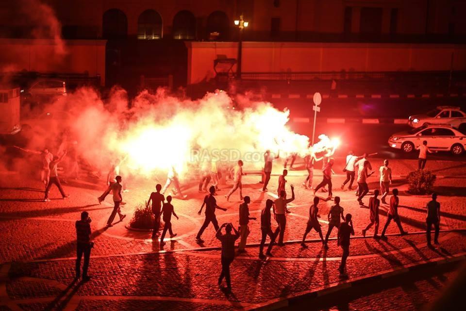 بالصور..تظاهرات ليلية لمعارضي حكم العسكر في 5 محافظات