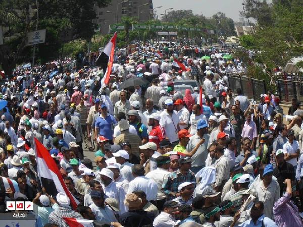 “قادم..قادم يا إسلام”هتاف المشاركين بجمعة “رابعة العدوية”