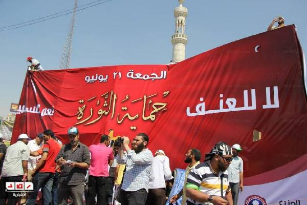 في جمعة “لا للعنف”..المتظاهرون يعتدون على قنوات محلية ودولية