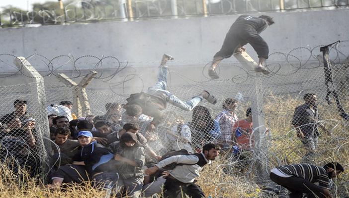 استمرار معارك “تل أبيض” السورية بين “تنظيم الدولة” والوحدات الكردية