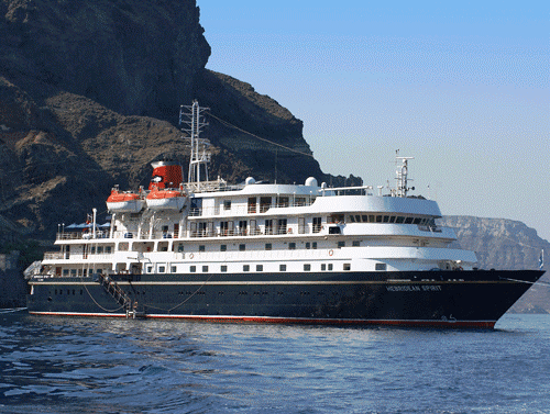 إنقاذ سفينة إيطالية شمال مرسى مطروح