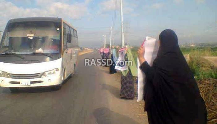 سلسلة بشرية بدمياط للتنديد بالحكم العسكري والاعتقال العشوائي