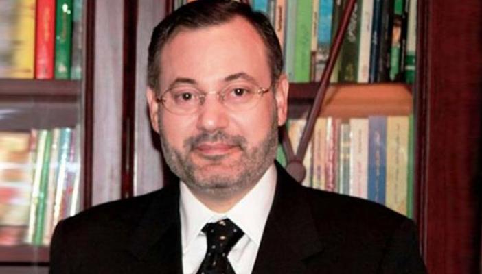 بالصور.. اللحظات الأولى لأحمد منصور عقب إطلاق سراحه بألمانيا