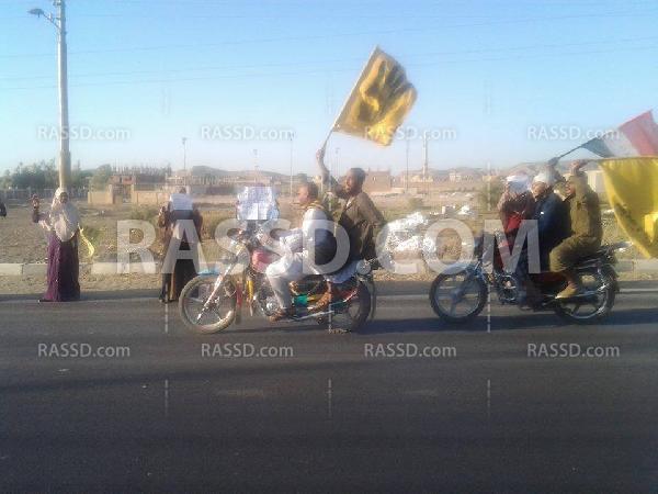 سلسلة بشرية في “أسوان” رفضا للانقلاب العسكري