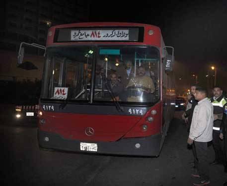 أنصار عكاشة يفتشون أتوبيسات النقل العام بحثا عن “ملتحين”