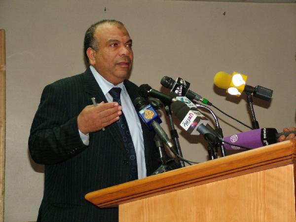 الكتاتني: السيسي عبر عن  انزعاج الجيش من جر البلاد للفوضى