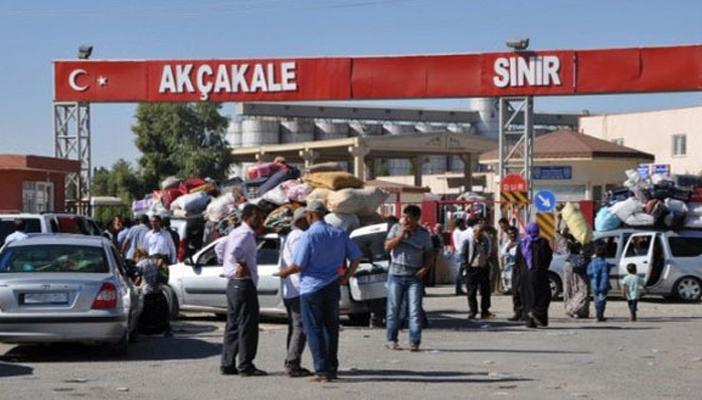 آلاف من لاجئي سوريا يغادرون تركيا عائدين إلى قراهم بـ”تل أبيض”