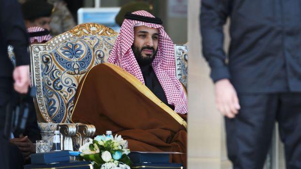 أيريش تايمز عن «بن سلمان»: أمير الحرب والبترول يحاول فرض قوانين جديدة