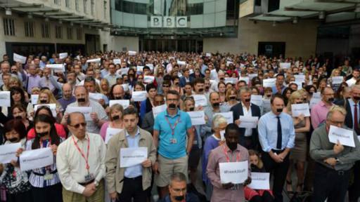 صحفيون في بريطانيا يحتجون على الحكم بسجن صحفيي الجزيرة