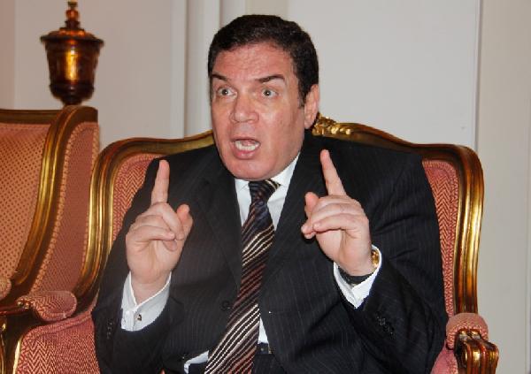 مدير مكتب عمر سليمان يكشف أسرار إصدار الإعلان الدستوري