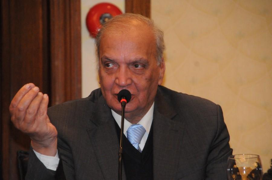 فرحات: ماذا يضر الدولة المصرية إن تمهلت في التنازل عن “تيران وصنافير؟