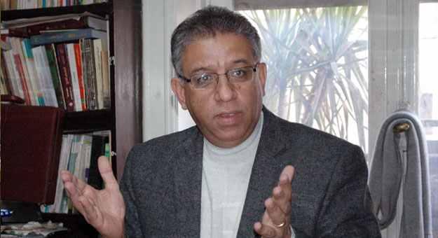 “سيف الدولة” للانقلاب: احتفظوا بأموالكم وتتنازلوا عن استبدادكم