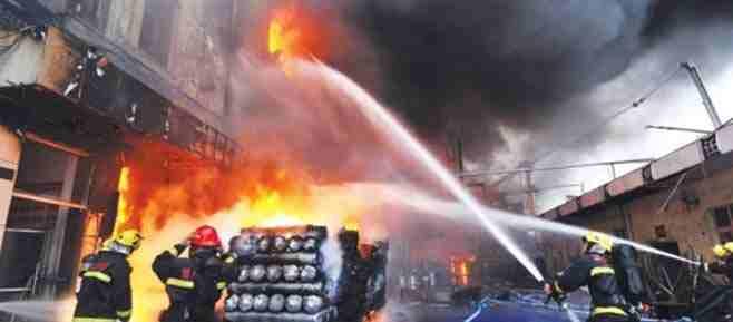 حريق ضخم يطول880 محلا تجاريا بالمغرب