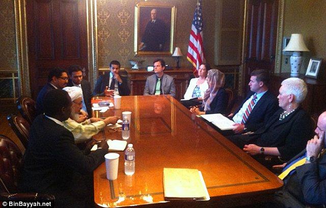 مساعد “الدكتورالقرضاوي” في البيت الأبيض