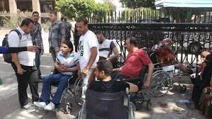 مسيرة للعاملين بـ”مجلس مصابي الثورة” لـ “الوزراء” لصرف الرواتب