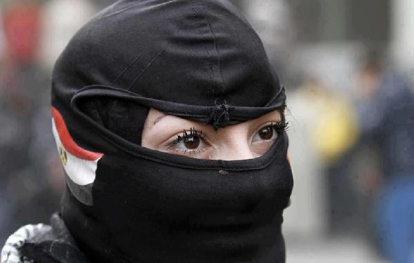 «البلاك بلوك» يشارك فى سماع خطاب الرئيس بالتحرير