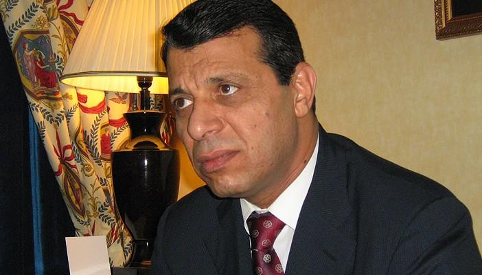 دحلان يعترف: أساهم في صفقات السلاح بين الدول.. وأبو مازن “غير شرعي”