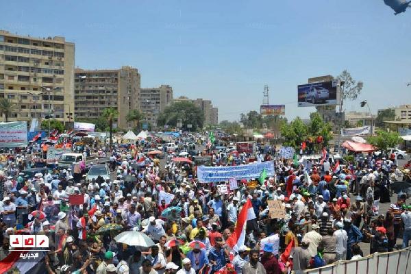 سيارات الاسعاف تكثف وجودها  بميدان رابعة العدوية