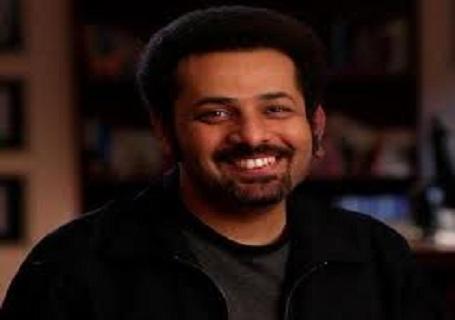 وائل عباس يؤكد سيطرة انصار مبارك على مظاهرات اليوم