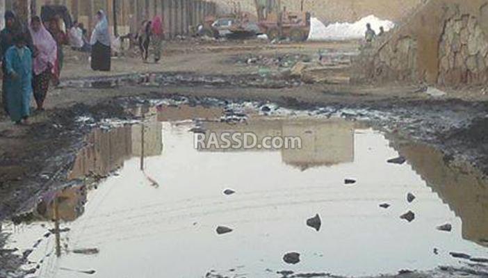 أزمة الصرف الصحي بالميمون مستمرة.. والسبب: “مفيش عربات كسح”