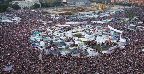 المئات في مسيرة من رمسيس للتحرير للمطالبة برحيل الرئيس