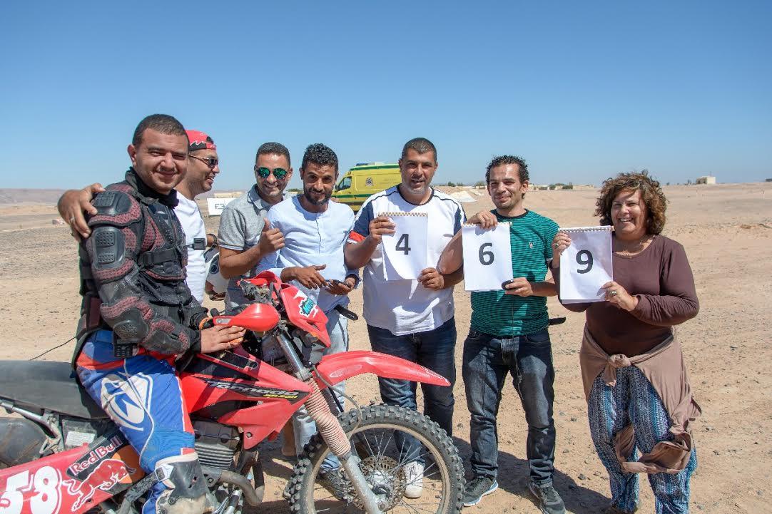 مصري يحطم الرقم القياسي لـ«جينيس» في مسابقة الدراجات النارية