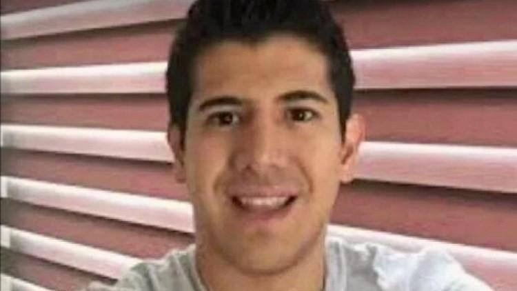 بالصور.. شاهد الشاب الذي قُتل في معظم التفجيرات ومازال حيًا