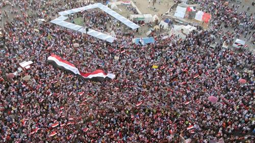 صحيفة بريطانية: هناك تحالف بين أنصار نظام مبارك والثوريين