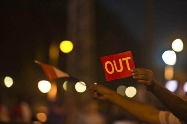 تمرد من “الاتحادية” : مرسي لم يعد رئيس شرعي  للبلاد